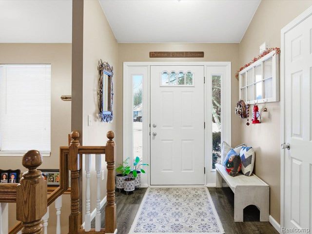 242 Forest Lane, Marysville, MI 48040