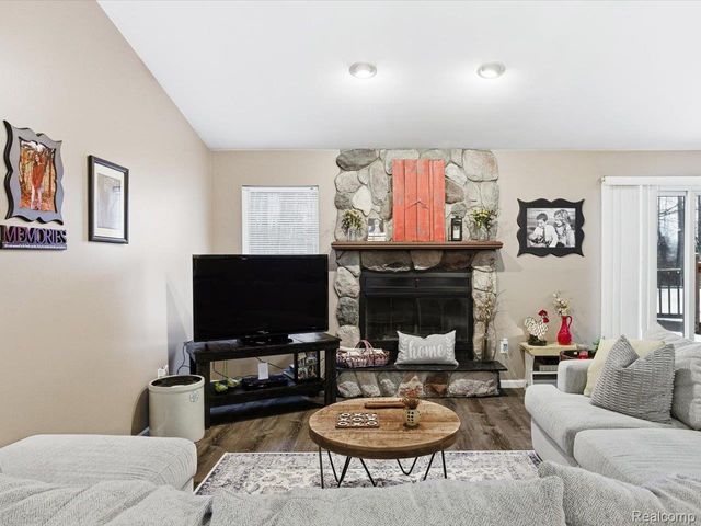 242 Forest Lane, Marysville, MI 48040