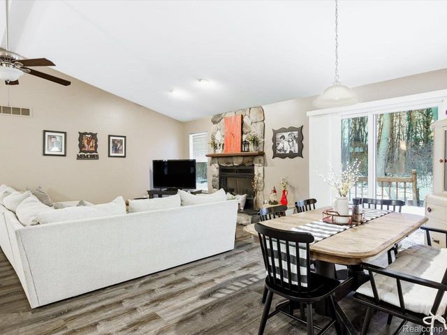 242 Forest Lane, Marysville, MI 48040