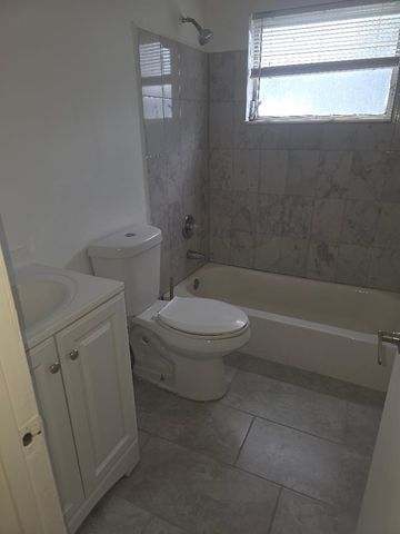 3640 NE 1ST Avenue 3, Oakland Park, FL 33334