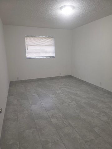 3640 NE 1ST Avenue 3, Oakland Park, FL 33334