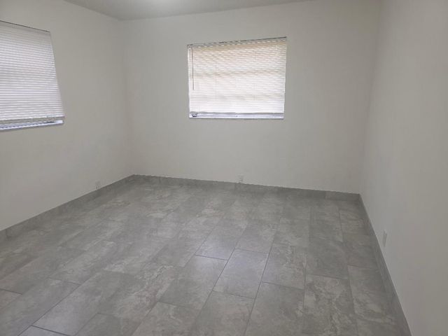 3640 NE 1ST Avenue 3, Oakland Park, FL 33334