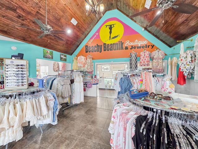 970 Surfside Drive, Crystal Beach, TX 77650