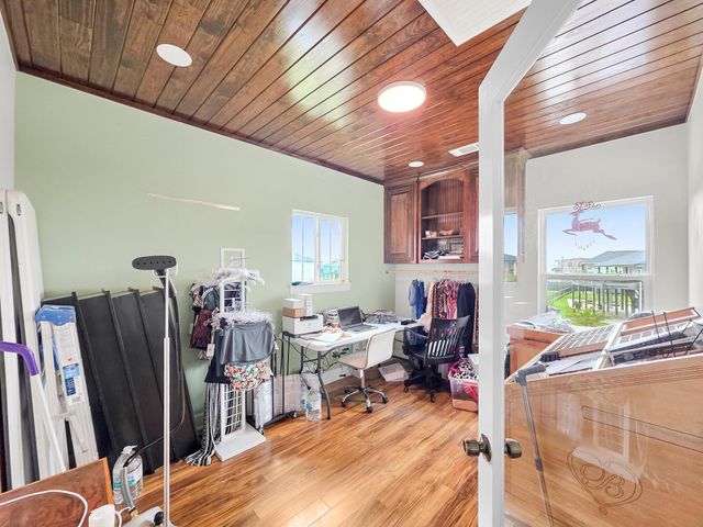 970 Surfside Drive, Crystal Beach, TX 77650