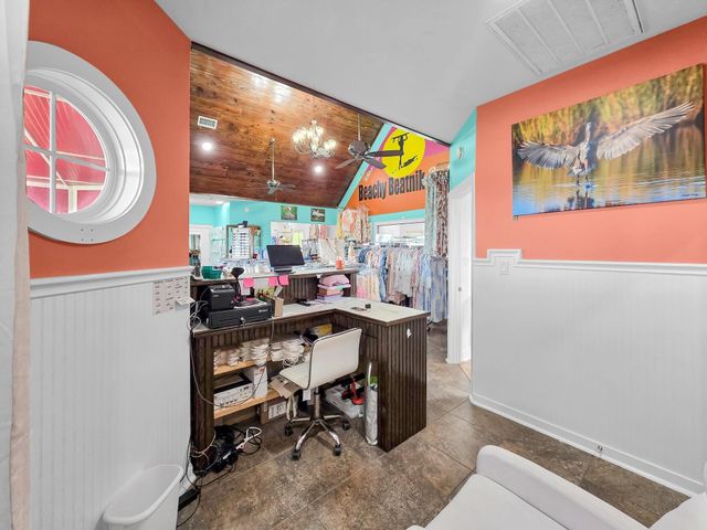 970 Surfside Drive, Crystal Beach, TX 77650