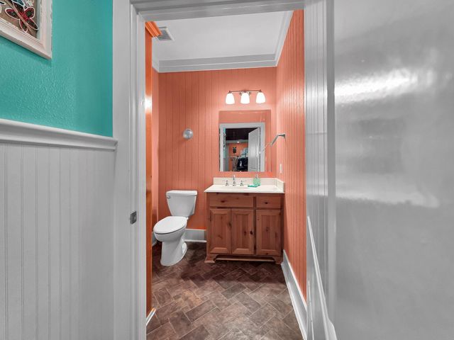 970 Surfside Drive, Crystal Beach, TX 77650