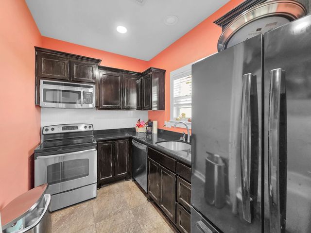 970 Surfside Drive, Crystal Beach, TX 77650