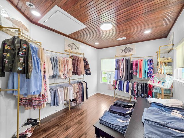 970 Surfside Drive, Crystal Beach, TX 77650