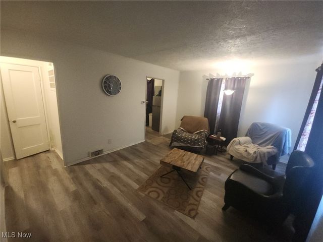 1276 Frederick Boulevard, Akron, OH 44320