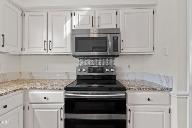 112 Rock Pointe Lane, Cary, NC 27513