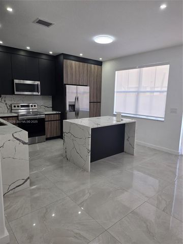 16643 SW 80th Ter 16643, Miami, FL 33193