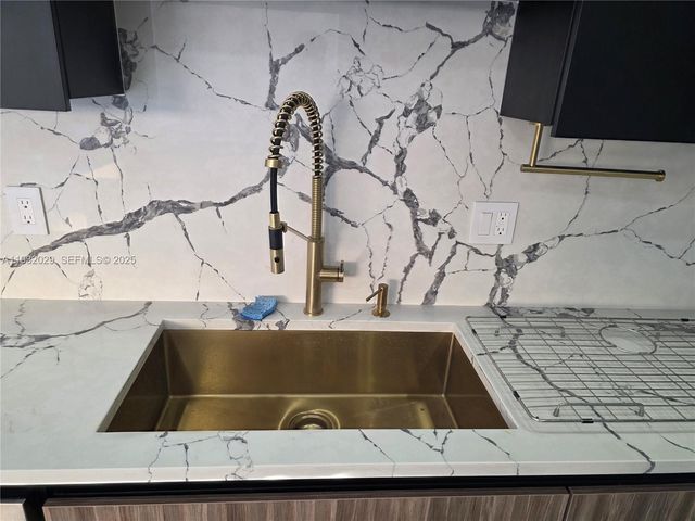 16643 SW 80th Ter 16643, Miami, FL 33193