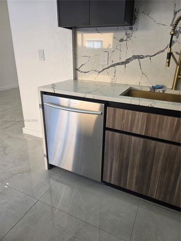 16643 SW 80th Ter 16643, Miami, FL 33193