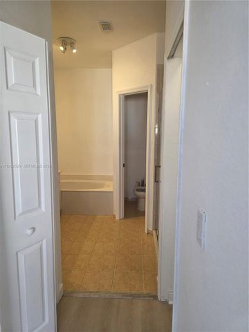 16643 SW 80th Ter 16643, Miami, FL 33193