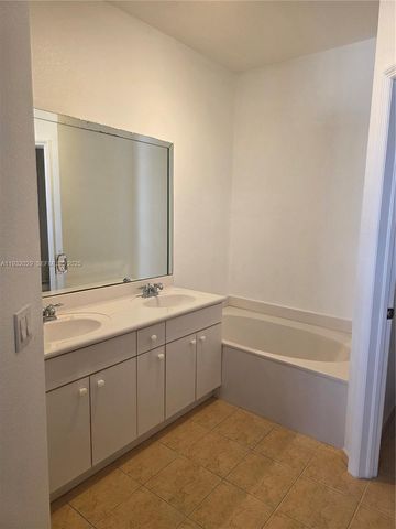 16643 SW 80th Ter 16643, Miami, FL 33193