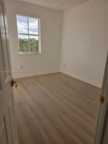 16643 SW 80th Ter 16643, Miami, FL 33193