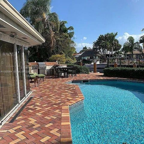 450 SE 6th Ter, Pompano Beach, FL 33060