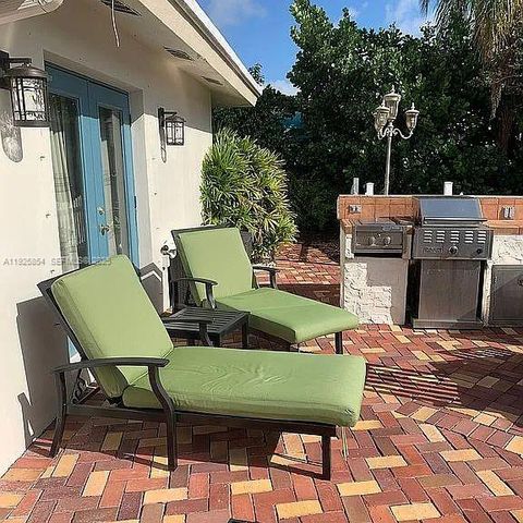 450 SE 6th Ter, Pompano Beach, FL 33060