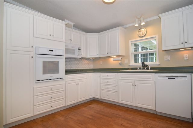 10 Stellar Way, South Kingstown, RI 02879