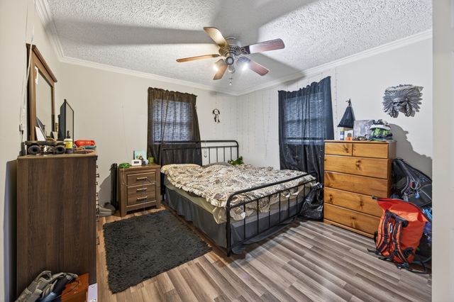 521 Thomas Ave, Hohenwald, TN 38462