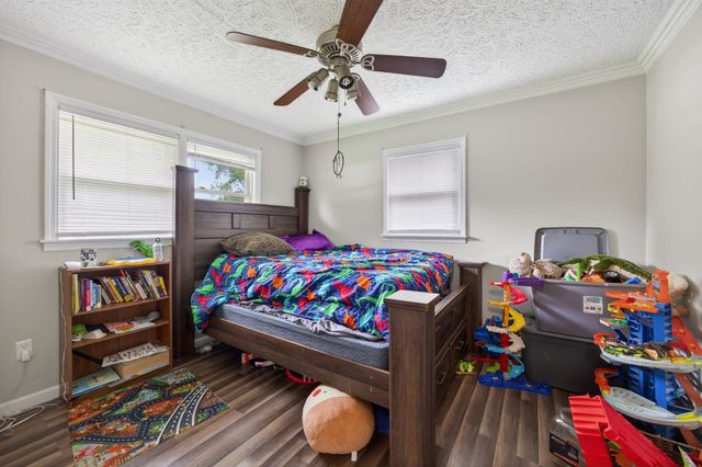 521 Thomas Ave, Hohenwald, TN 38462