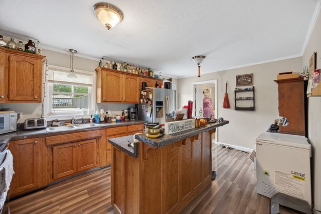 521 Thomas Ave, Hohenwald, TN 38462