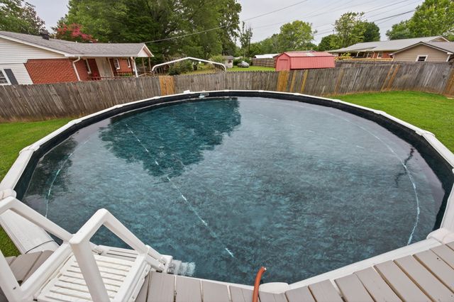 521 Thomas Ave, Hohenwald, TN 38462