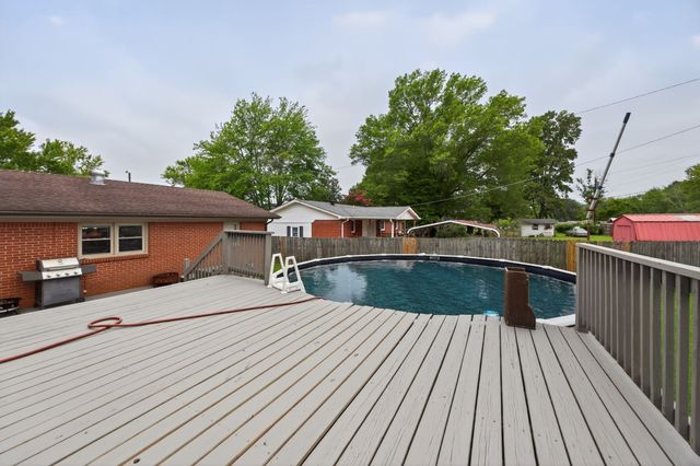 521 Thomas Ave, Hohenwald, TN 38462