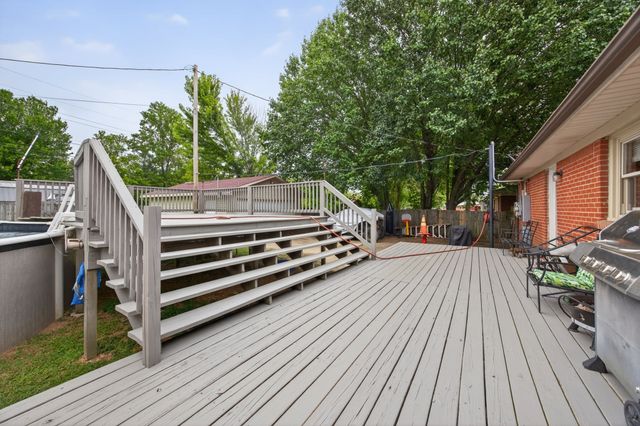 521 Thomas Ave, Hohenwald, TN 38462