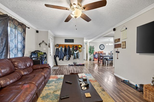 521 Thomas Ave, Hohenwald, TN 38462