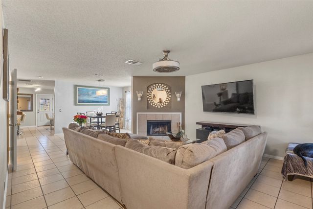 221 Pinecrest, Seagoville, TX 75159