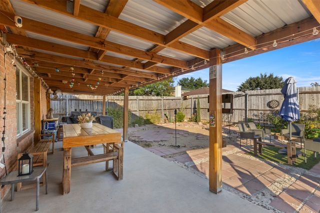 221 Pinecrest, Seagoville, TX 75159