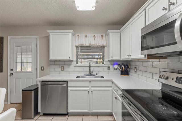 221 Pinecrest, Seagoville, TX 75159