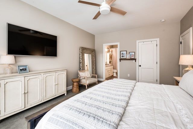 8 Cider Mill Lane, Stratham, NH 03885