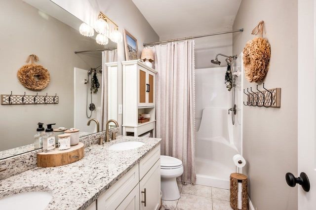 8 Cider Mill Lane, Stratham, NH 03885