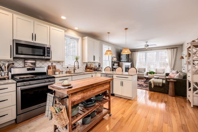 8 Cider Mill Lane, Stratham, NH 03885