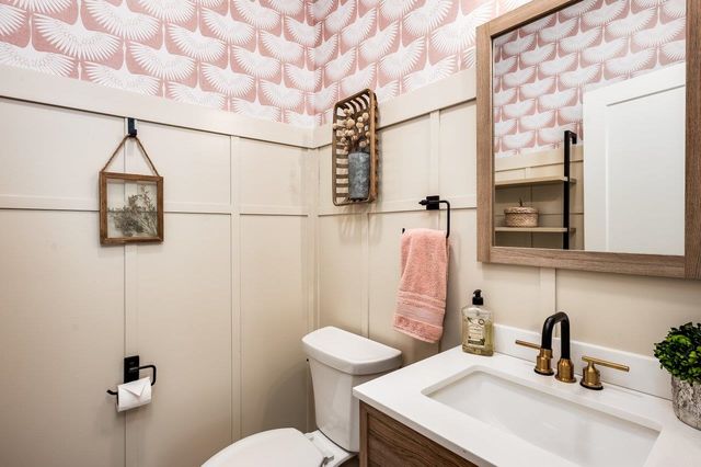 8 Cider Mill Lane, Stratham, NH 03885