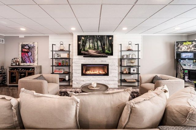 8 Cider Mill Lane, Stratham, NH 03885