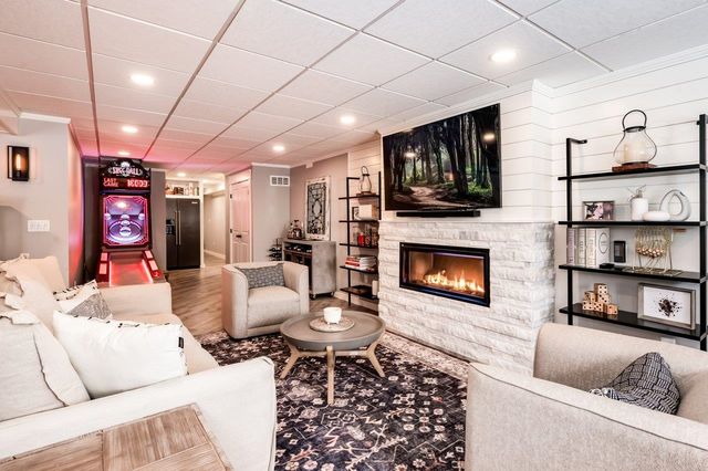 8 Cider Mill Lane, Stratham, NH 03885