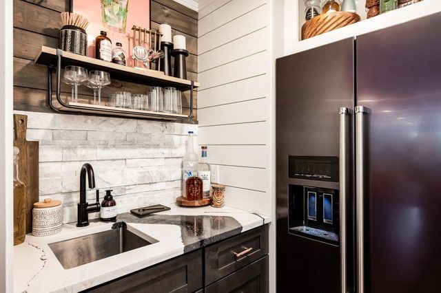 8 Cider Mill Lane, Stratham, NH 03885