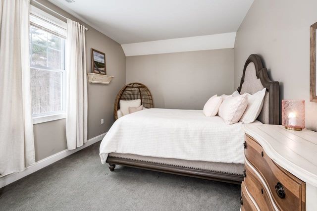 8 Cider Mill Lane, Stratham, NH 03885