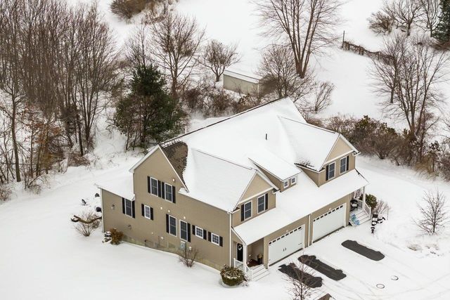 8 Cider Mill Lane, Stratham, NH 03885