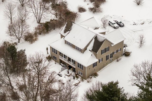 8 Cider Mill Lane, Stratham, NH 03885