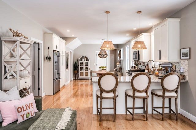 8 Cider Mill Lane, Stratham, NH 03885