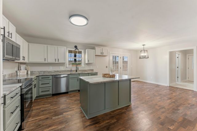 273 DANIEL DR, Brighton, TN 38011