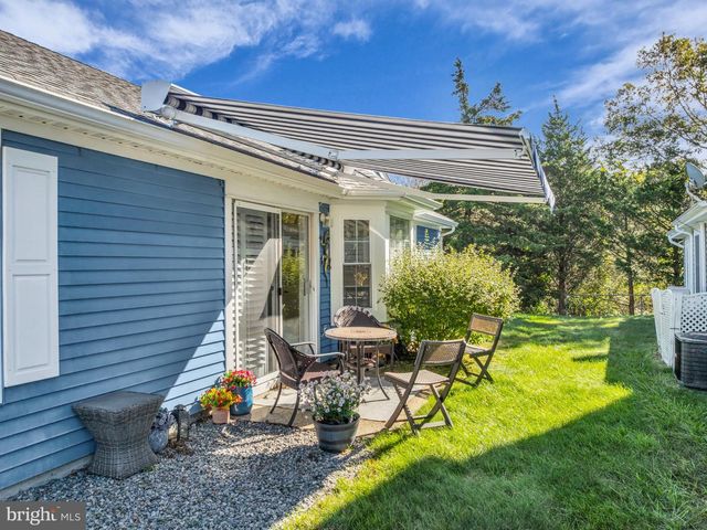30 PINE OAK BLVD, Barnegat, NJ 08005