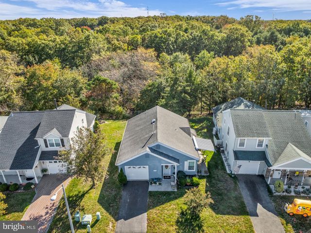 30 PINE OAK BLVD, Barnegat, NJ 08005
