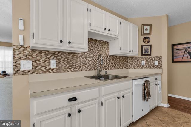 30 PINE OAK BLVD, Barnegat, NJ 08005