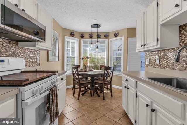 30 PINE OAK BLVD, Barnegat, NJ 08005