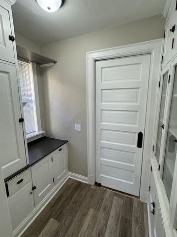 15 N High Street, Janesville, WI 53548